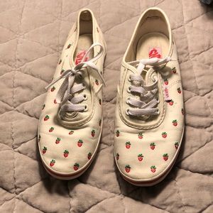 Pin Up Cherry Vans 🍒